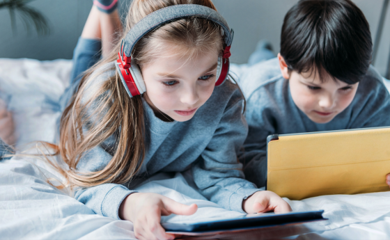 Cuidados com a visão das crianças: os impactos da leitura em ambiente digital